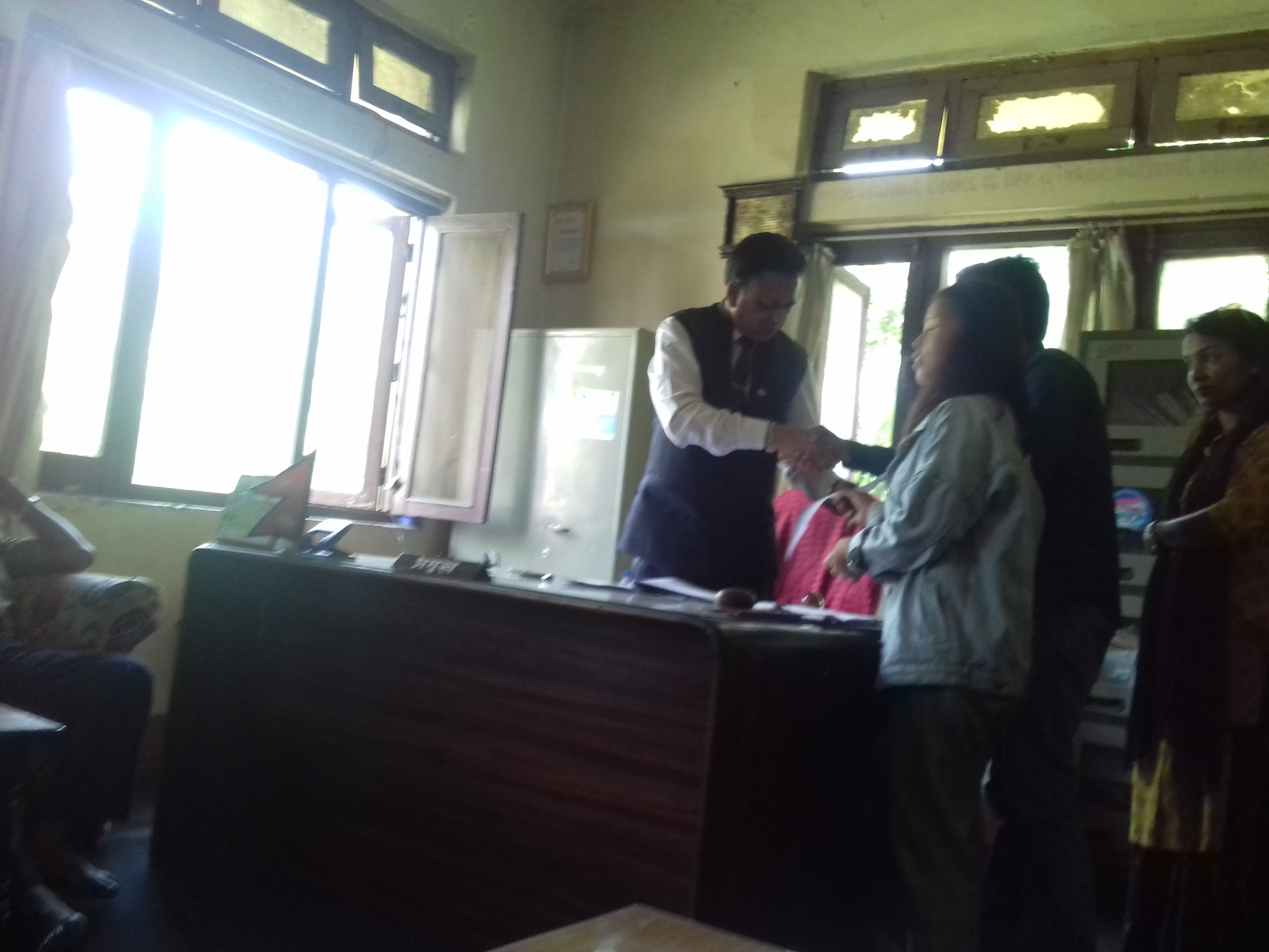 शिक्षा क्षेत्र सुधार गर्न माग पत्र पेश