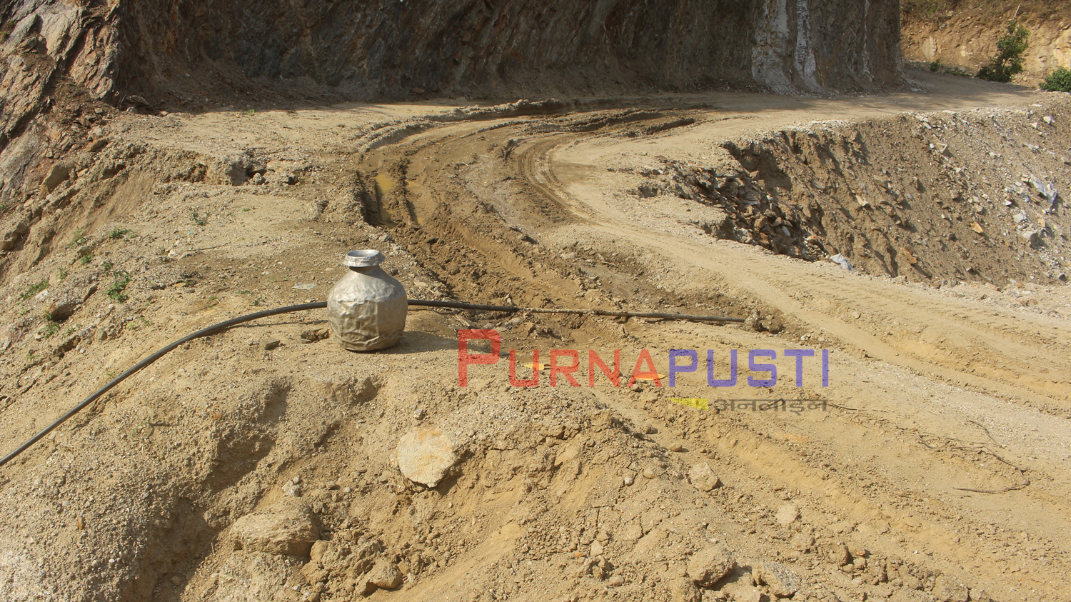 तिर्खाएको गाग्री : उदयपुरको पहाडीभेगलाई सरकारले पानी दिन नसक्दाको यो परिदृष्य