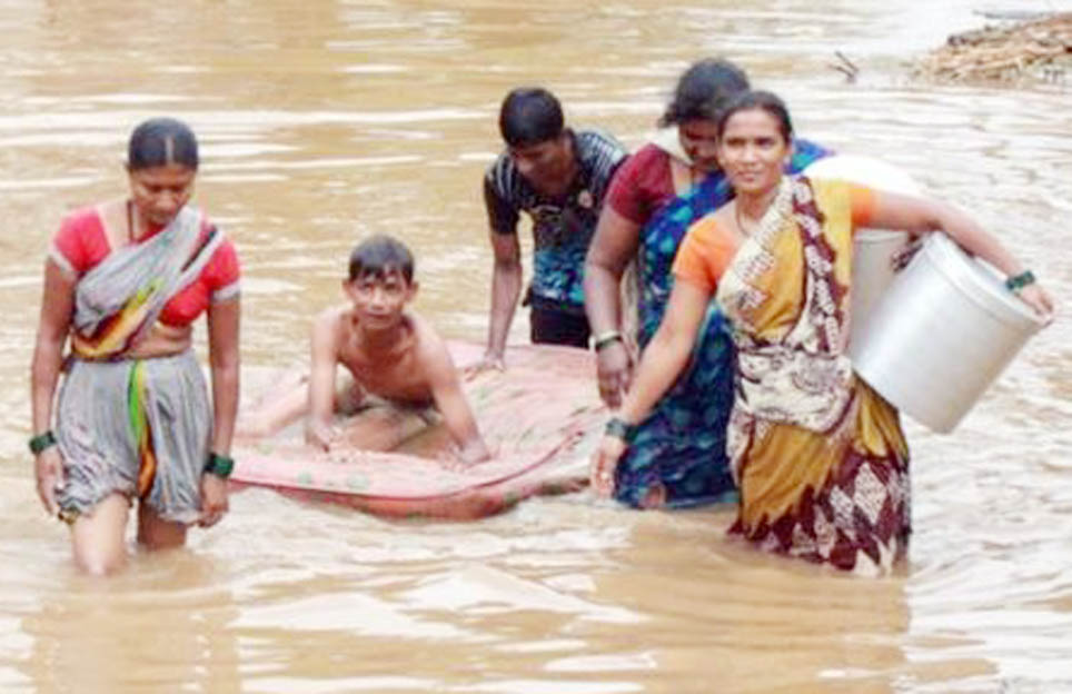 भारतमा बाढीले ९५ जनको मृत्यु