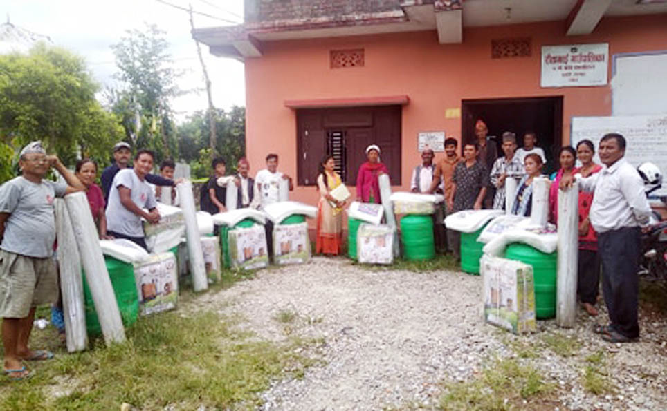नेस्पेकद्धारा ३ कृषक समूहलाई कृषिऔजार वितरण