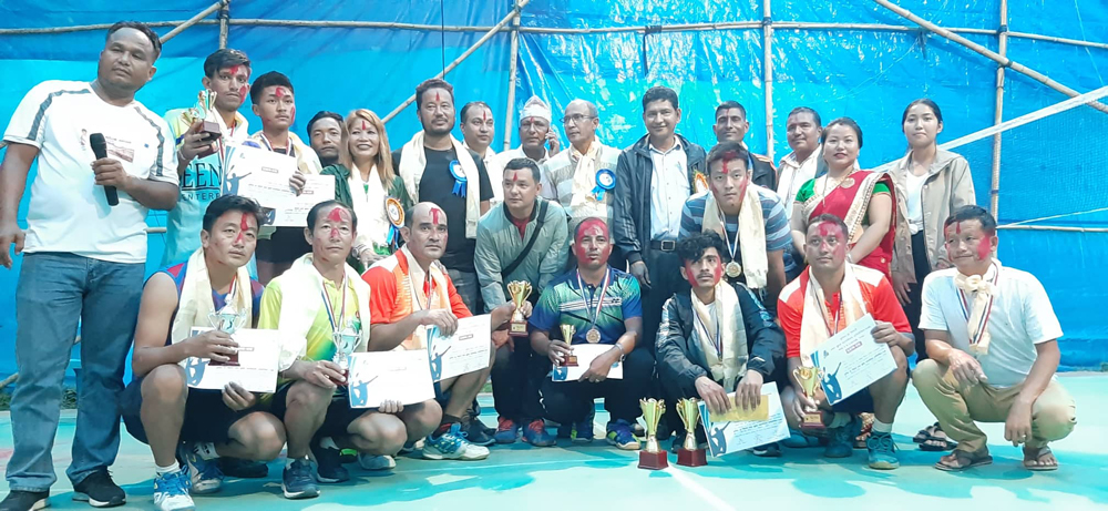 भुत्याहा दह चिनारी व्याड्मिन्टन प्रतियोगितामा सुजन र प्रमेश प्रथम