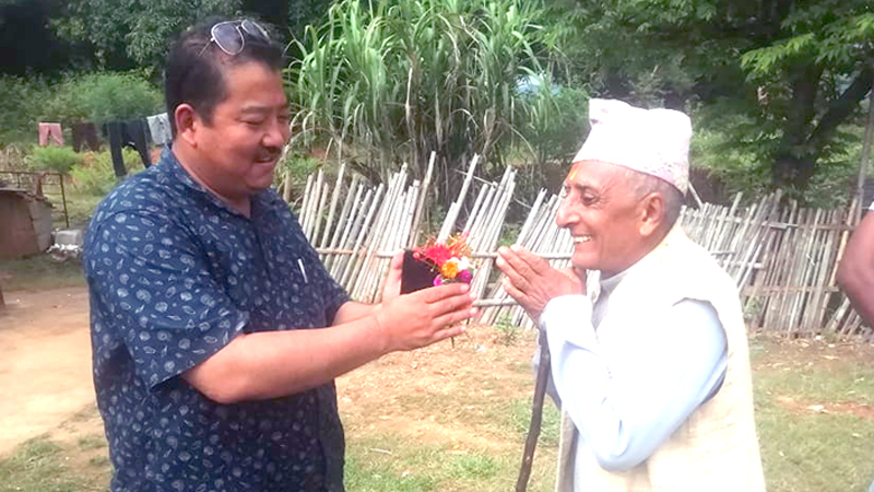 सांसद राईको दशै जनतासंगै