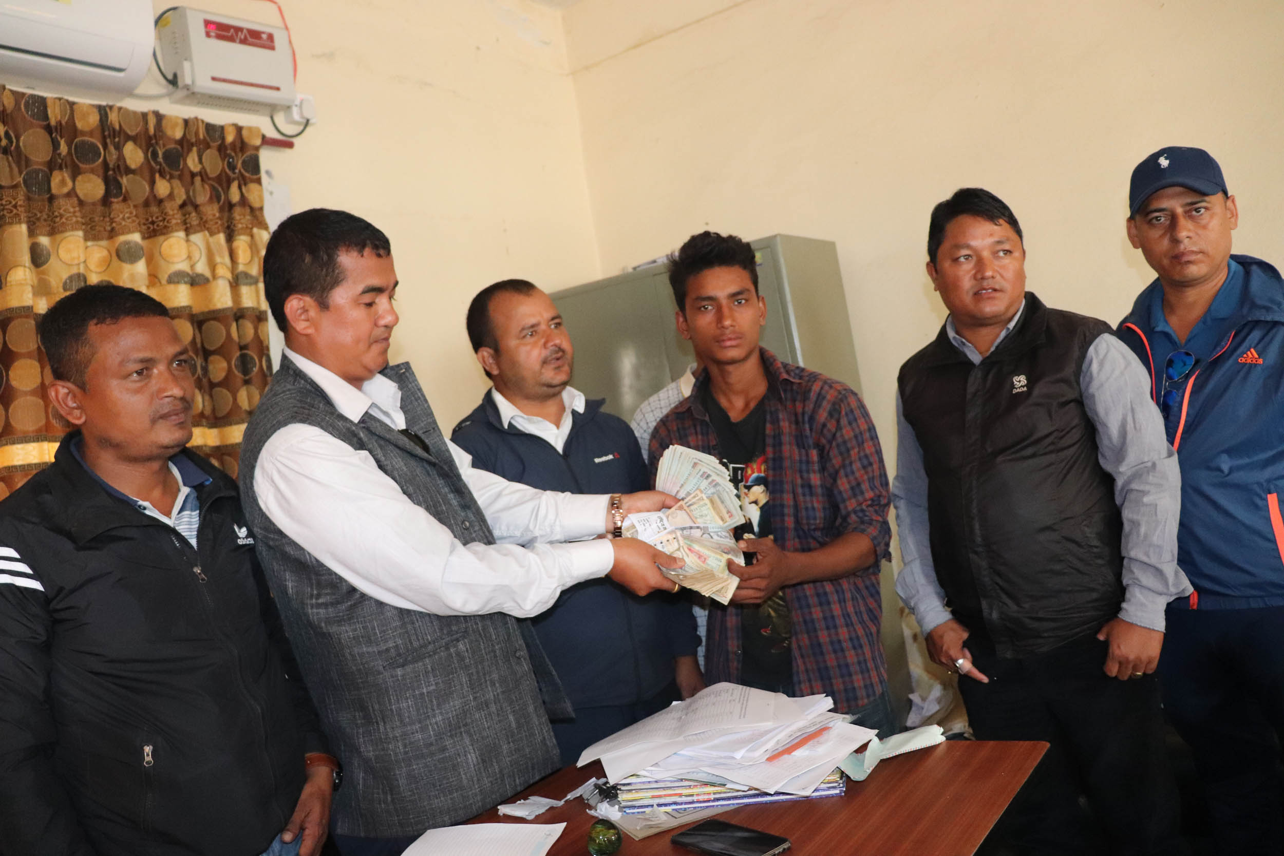 ब्लड क्यान्सर पिडिलाई १ लाख ८१ हजार आर्थिक सहयोग