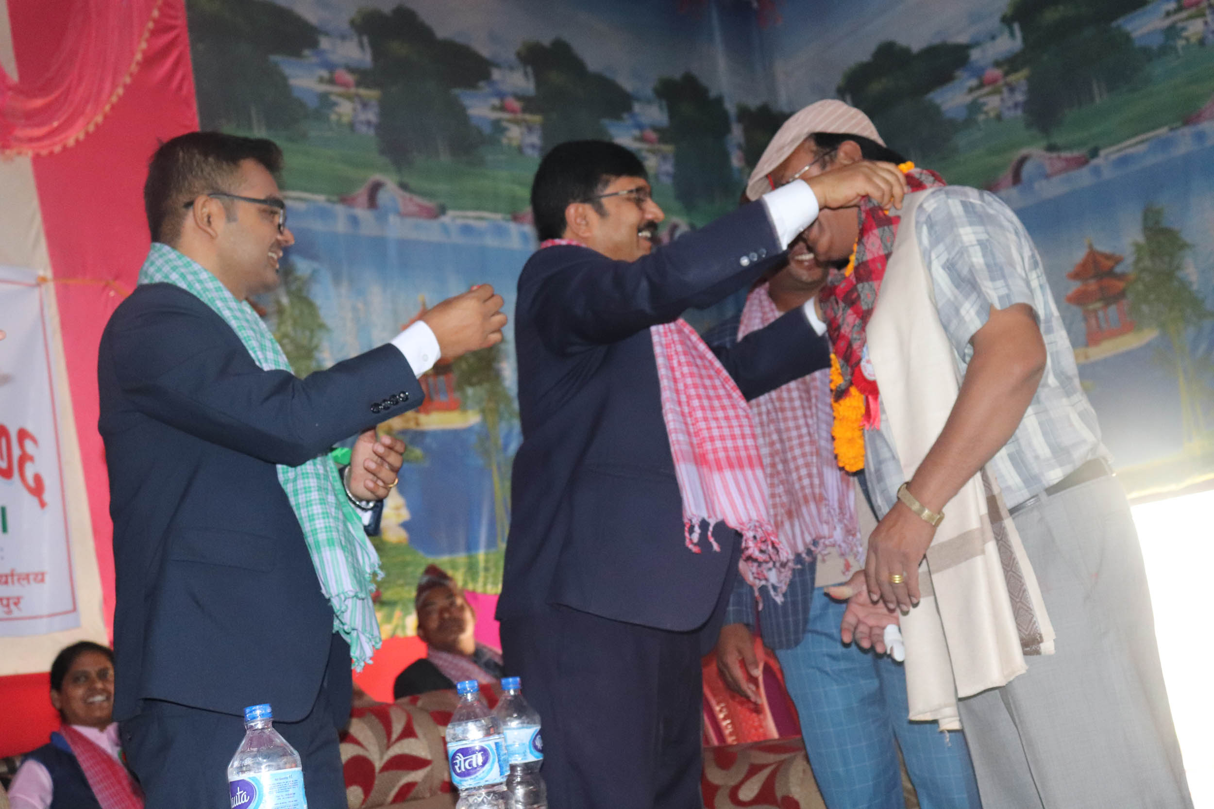 ८ औँ कर दिवसमा १० जना व्यवसायी सम्मानित
