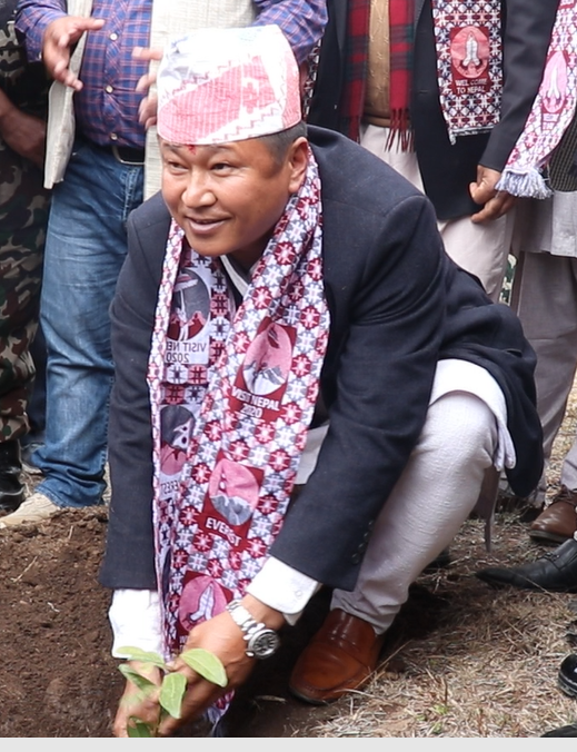 रौतामा मुख्यमन्त्रि र प्रधान सेनापति द्धारा वृक्षारोपन