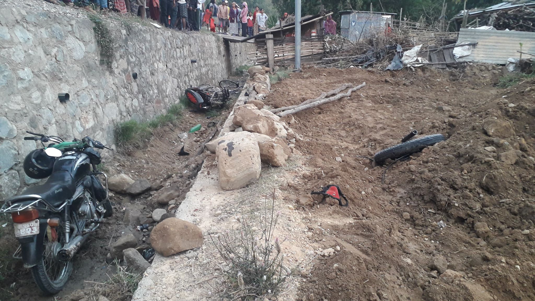 एम्बुलेन्सको ठक्करले एकको मृत्यु, दुई गम्भिर घाइते