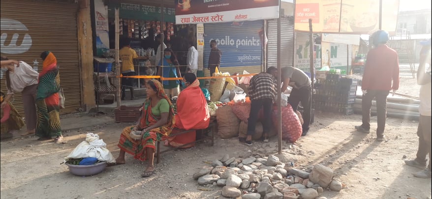 गाइघाट आसपास बजारमा लकडाउनकाे अवज्ञा