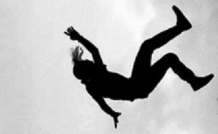 तुइनबाट खसेर बृद्धाको मृत्यु