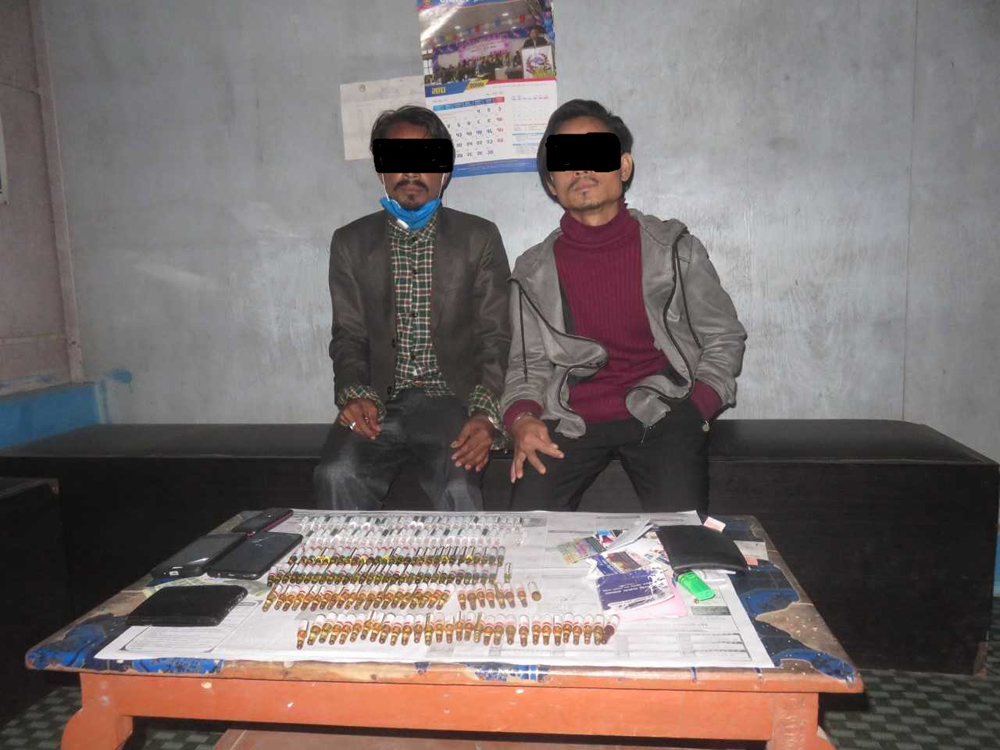 लागुऔषध सहित दुई जना पक्राउ