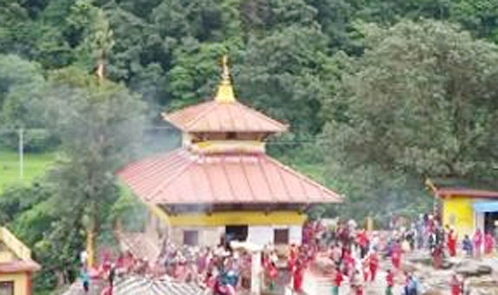 गलेश्वरको छाना पित्तलले छाइने