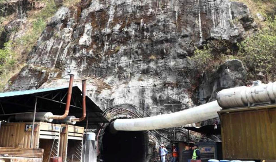 मेलम्ची खानेपानीको सुरुङ परीक्षण हुदै