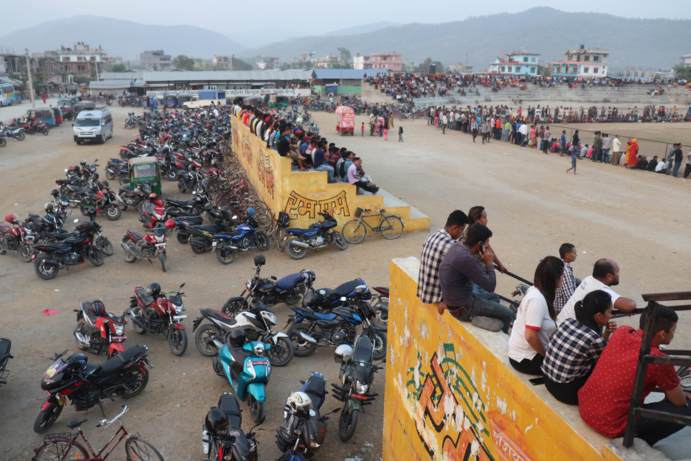 प्रथम त्रियुगा नगर खेलकुद महोत्सवको अन्तिम दिन थारुहट रंगशाला । फोटो फिचर