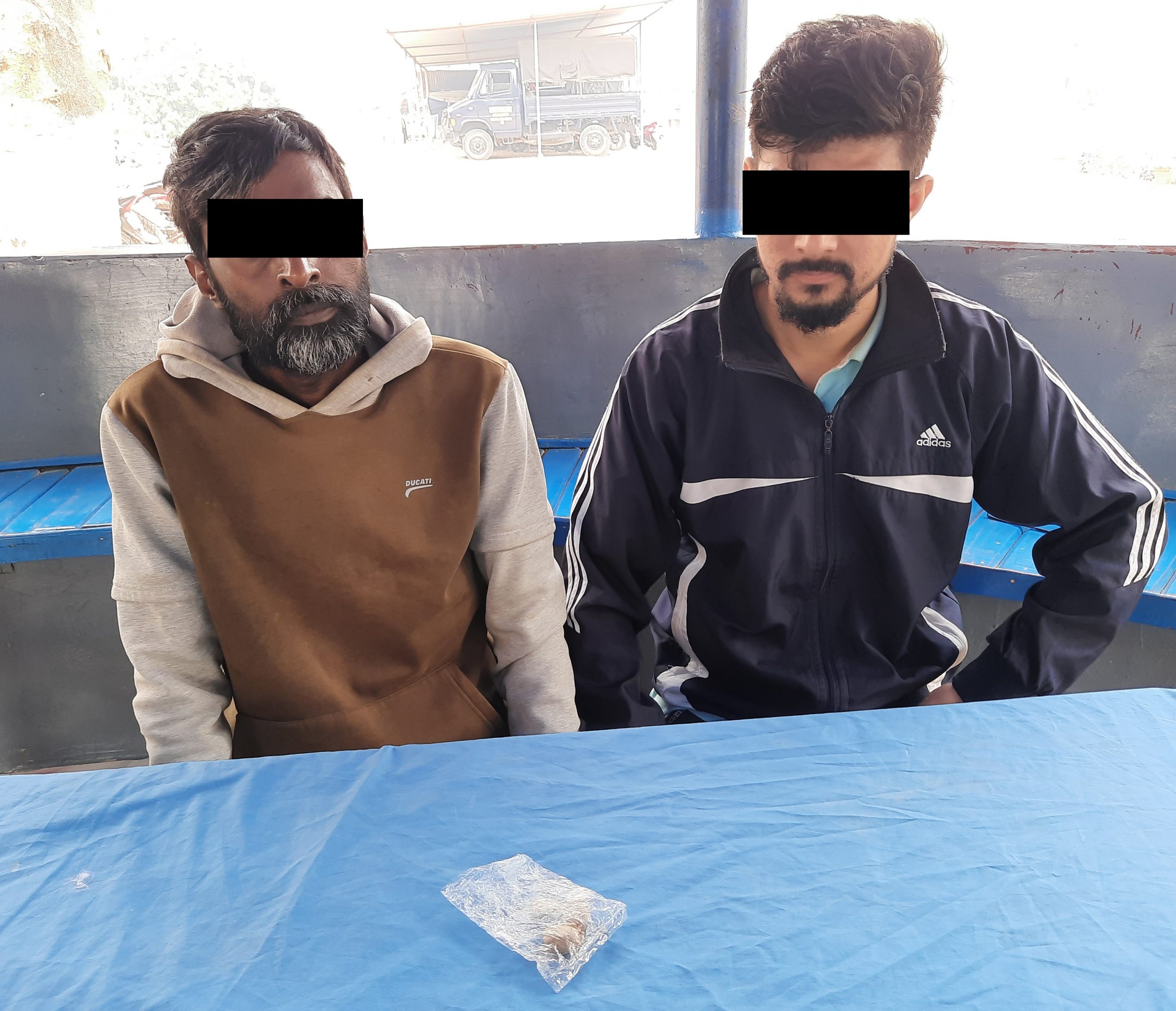ब्राउन सुगर सहित गाईघाट बाट २ जना पक्राउ