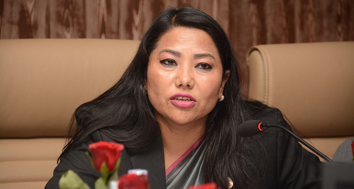 घनश्याम भुसाल र सुरेन्द्र पाण्डेलाई कारवाही गरेपछि ओलीलाई रामकुमारीले दिइन् यस्तो प्रतिक्रिया