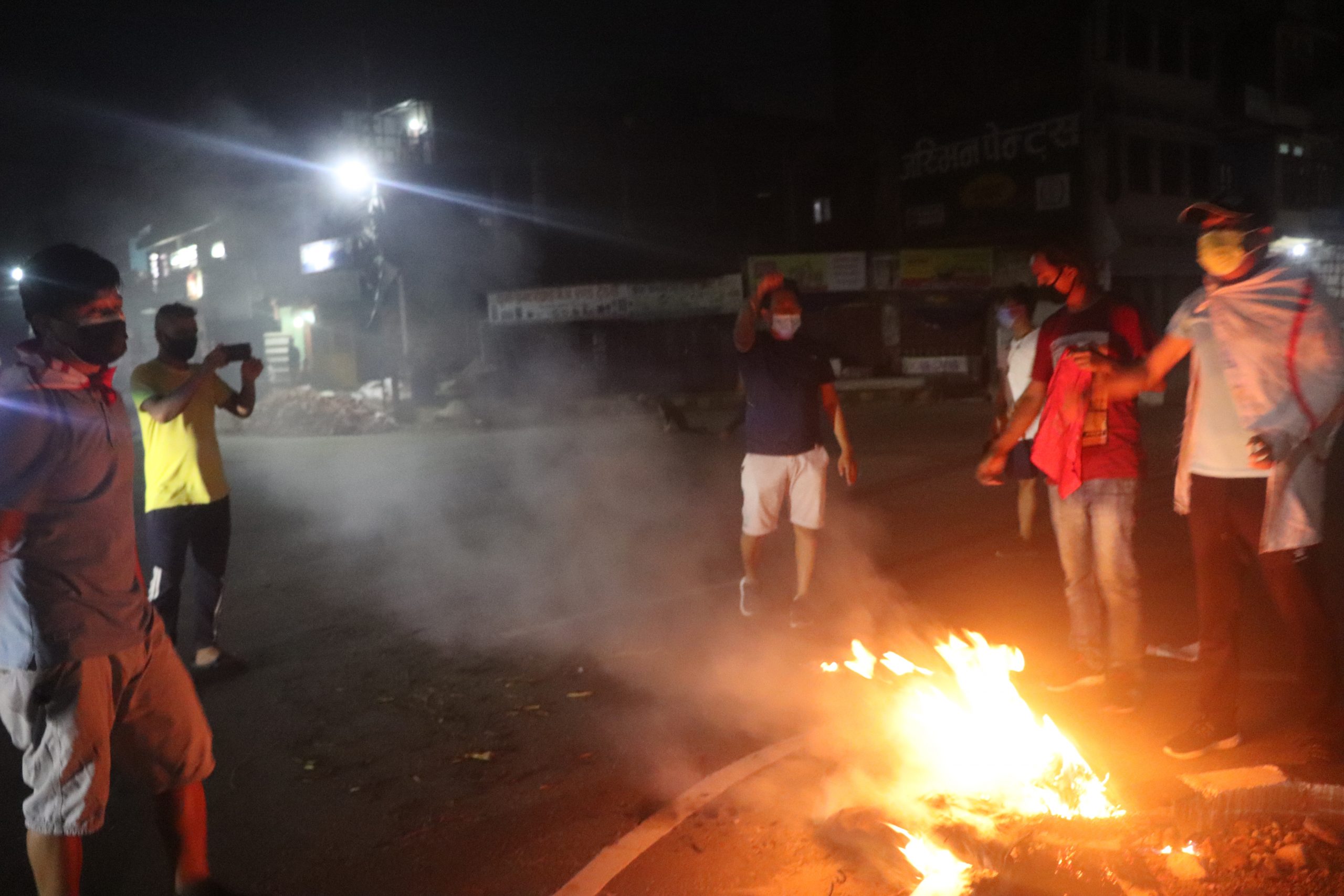 उदयपुरमा पनि प्रधानमन्त्री ओलीको पुत्ला दहन
