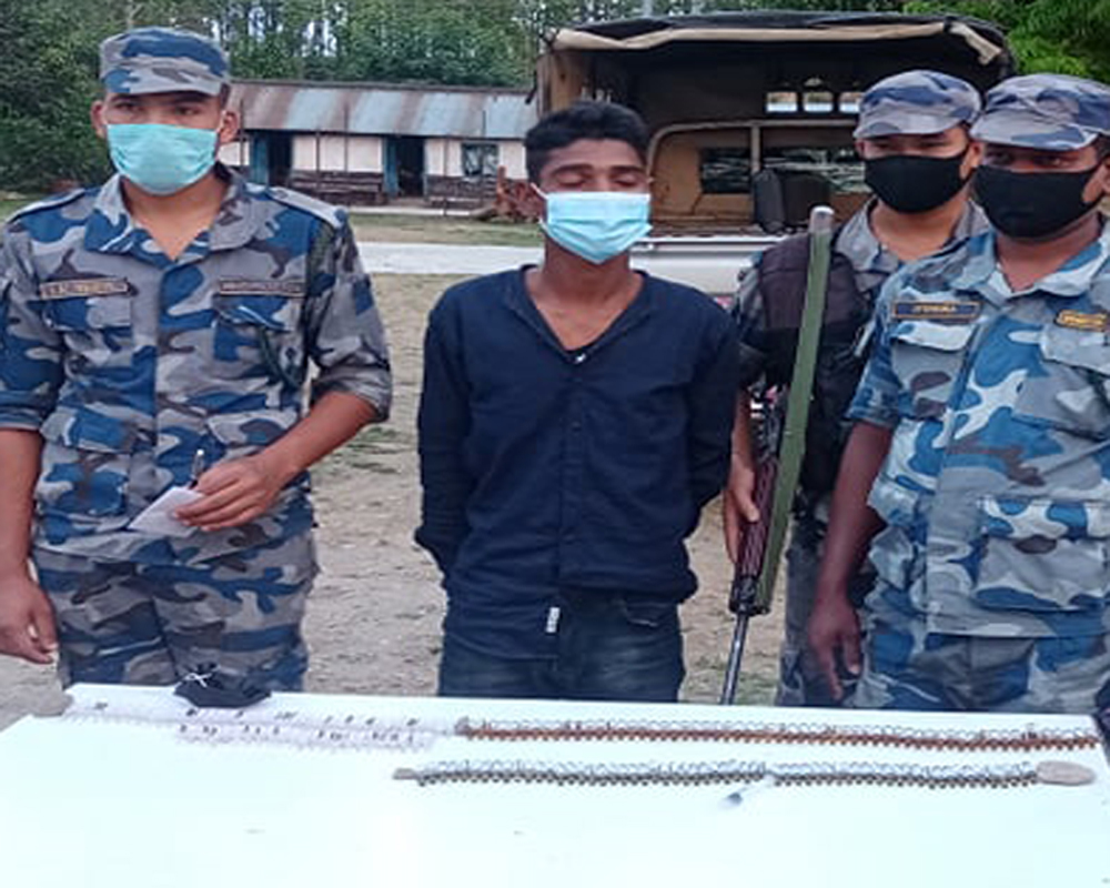 उदयपुरमा १८० थान लागुऔषाध सहित १४ बर्षिय पप्पु मलिक पक्राउ