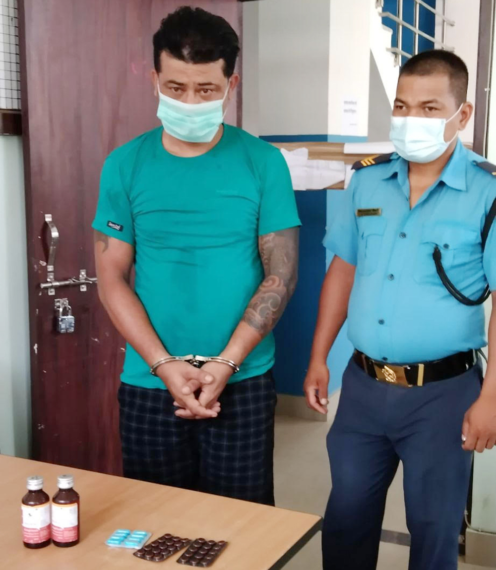 लागुऔषधसहित एक जना पक्राउ