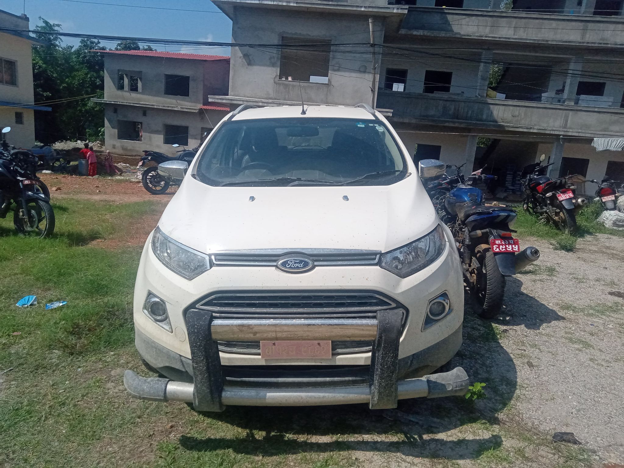 मदन भण्डारी आँखा अस्पतालका अध्यक्ष राउत चढेको गाडीले ठक्कर दिएका दुई घातईते, बिराटनगरमा उपचार हुँदै