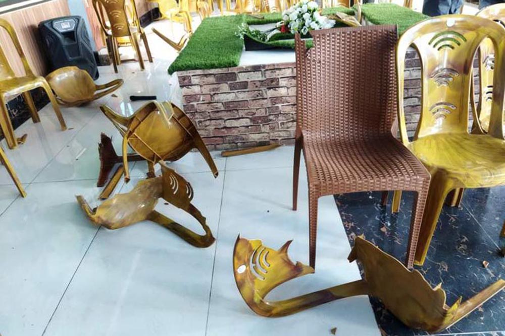 मोरङमा ओली समूहको कार्यक्रम सुरुहुनु १ घण्टा अगाडी स्थलमा तोडफोड