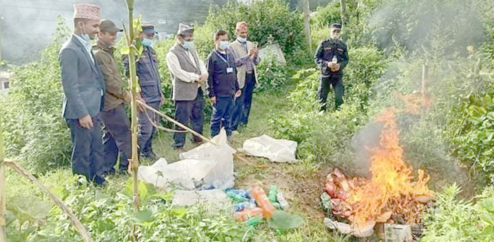 म्याद गुज्रीएको खाद्य सामग्री नष्ट