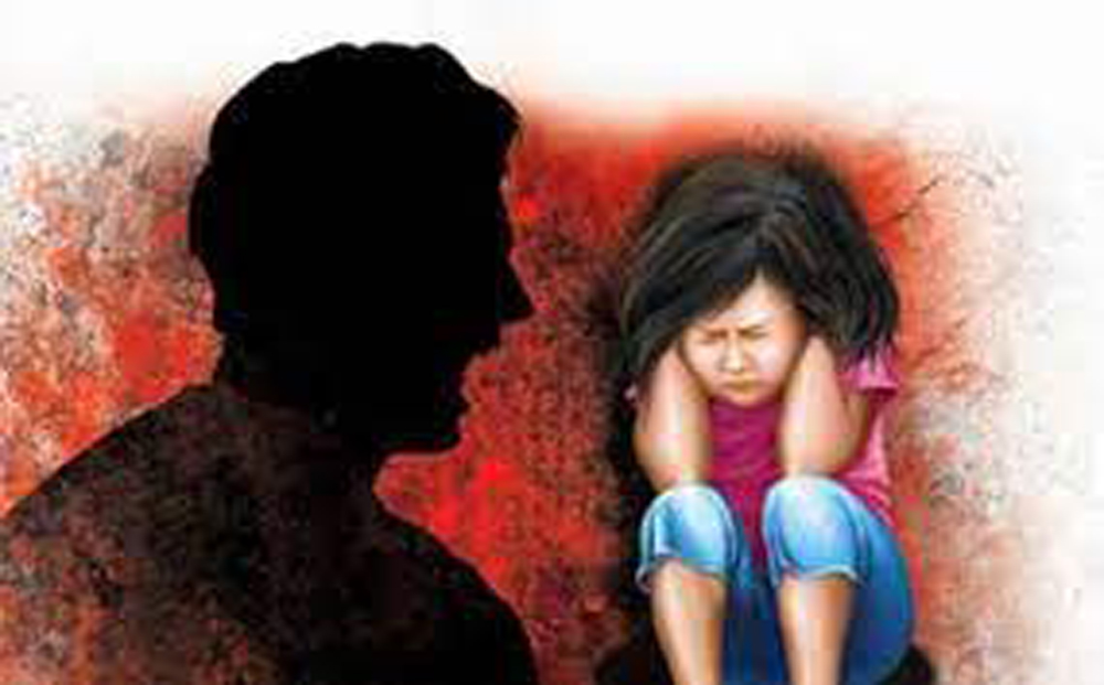 उदयपुरमा बालिका करणी गरी कसैलाई भन्दीए मार्ने धम्की दिएर फरार रहेका वृद्ध पक्राउ