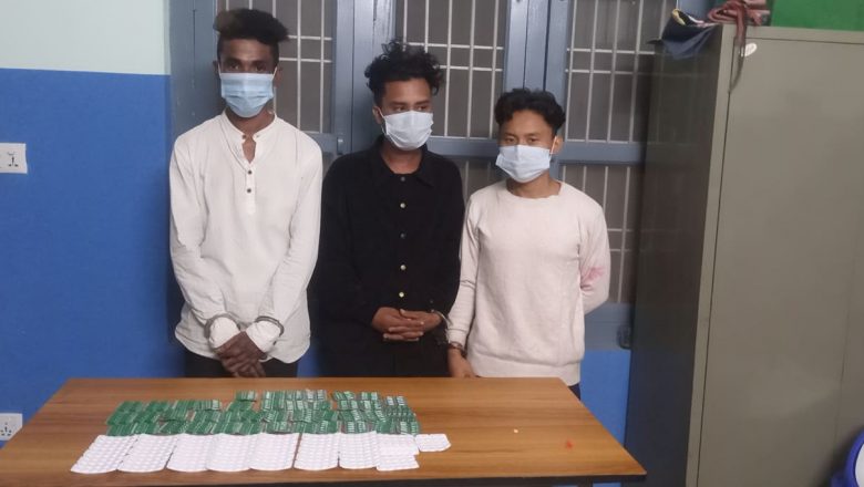 प्रतिबन्धित औषधी सहित ३ जना पक्राउ