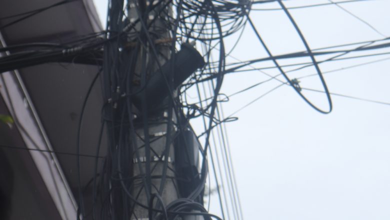 उदयपुरमा पोलको भाडा नतिर्ने दुई ओटा इन्टरनेनको तार काटियो, तिन सय ३० घर प्रभावित