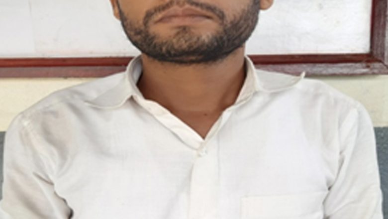 उदयपुरमा प्रहरीलाई झुक्याएर सवारी क्षतीको बीमा दाबी गर्न रिपोर्ट लिन आएका एक पुरुष फक्राउ