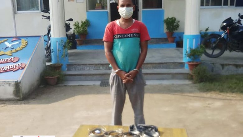 ९४ तोला चाँदी सहित पक्राउ