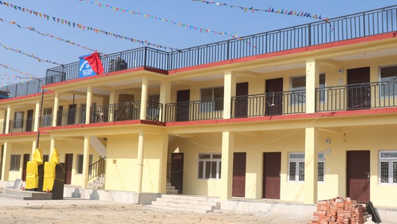 गाईघाटका हंस अम्वर दाहल (खत्री) परिवारले गरे १ करोड २० लाख बराबरको बौदिक गुरुकुलम भवन हस्तान्तरण