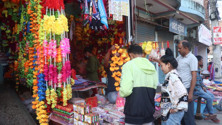 केहिदिन देखी गाईघाटमा बढ्यो तिहारको चहल पहल, फोटोफिचर सहित