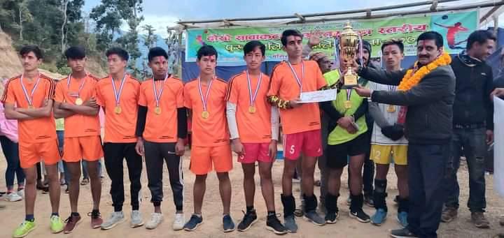 खोटेहाङ गाउँपालिका सावाकटहरे वडास्तरीय भलिवल प्रतियोगिता सम्पन्न, प्रथम पुरस्कार लामिडाँडालाई