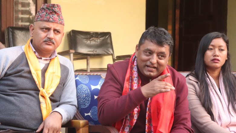 बिज्ञापन बोर्डका अध्यक्ष हुमागाई र उदयपुरका पत्रकारहरु बिच गाईघाटमा भेटघाट तथा छलफल