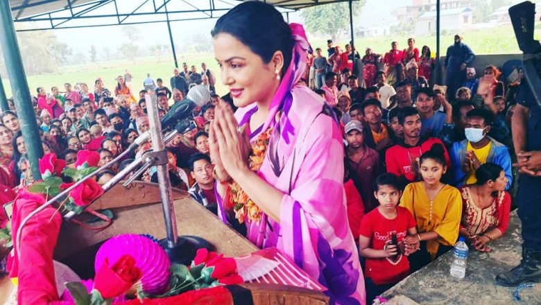 नायिकासमेत रहेकी रेखा थापा राप्रपा महामन्त्रीमा भोट माग्दै