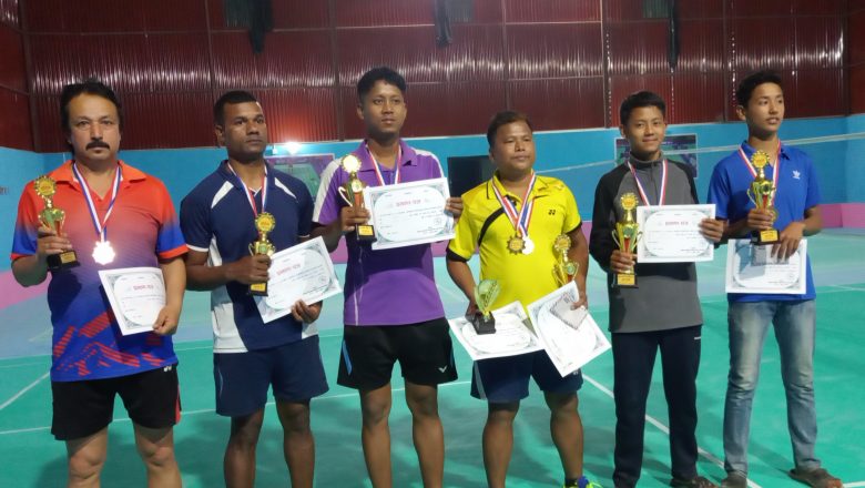 चुहाडे भेटघाटकाे ब्याड्मिन्टनमा जेनिस र साेसनकाे जाेडि विजयी