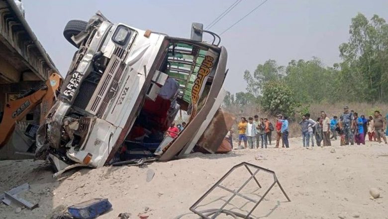 सर्लाहीमा बस दुर्घटना हुँदा चारको मृत्यु, तिस जना घाईते