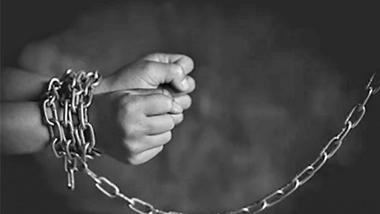 नौ वर्षीय बालक उपचार अभावमा साङ्लोमा बाँधिए