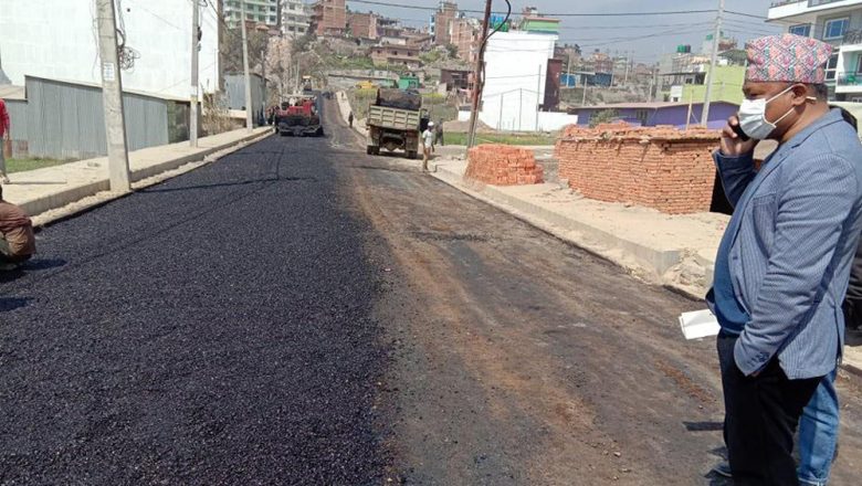 आयोजना सुरु भएको २२ वर्षपछि बल्ल सडक कालोपत्र सुरु