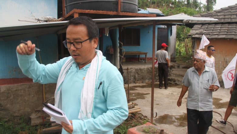 गठबन्धन बाट ११ नं वडाका उम्मेदवार राई जनता सँग भोट भाग्न व्यस्त