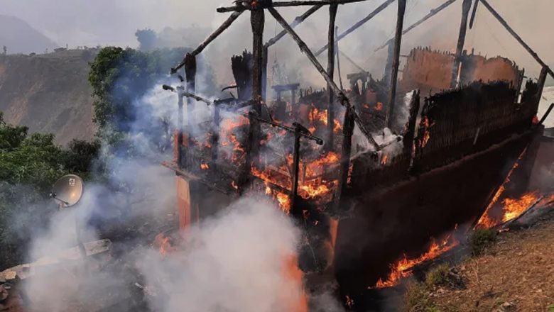 उदयपुरमा आकाशबाट आगोको मुस्लो खसेर घर खरानी