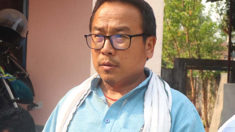 त्रिनपा ११ मा गठबन्धनका वडाअध्यक्ष उम्मेदवार राईको प्रतिवद्धता : सरकारी सेवा सुविधा नलिने