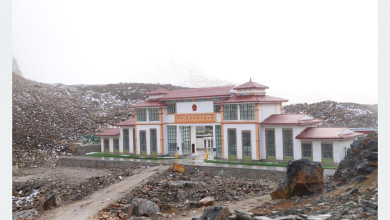 ओलाङ्चुङ्गोला नाका नखुल्दा