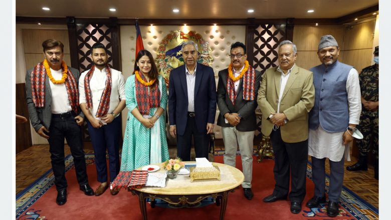 भुवन केसी लगायत ३  चर्चित कलाकार कांग्रेसमा प्रवेश