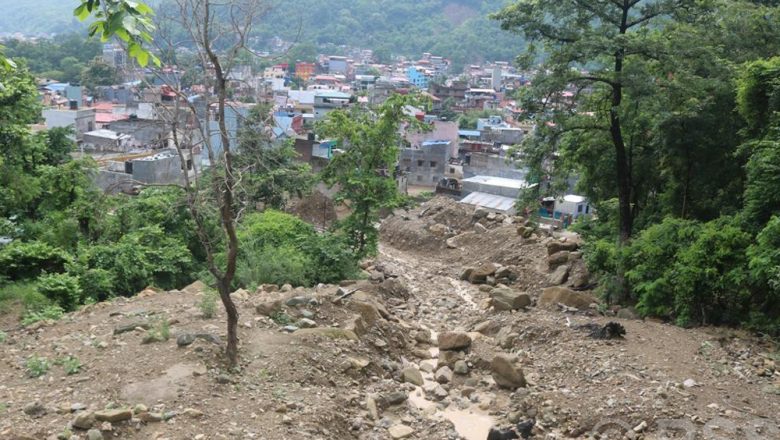 ‘जब आकाश गर्जिन्छ, अनि मन तर्सिन्छ’