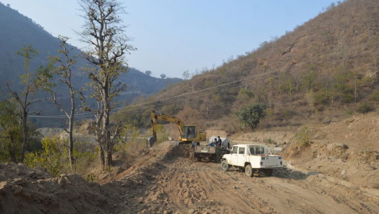 दिक्तेल – गाईघाट सडकखण्डको महुरे–फोक्सिङटार सडक कालोपत्रको काम अन्यौलमा