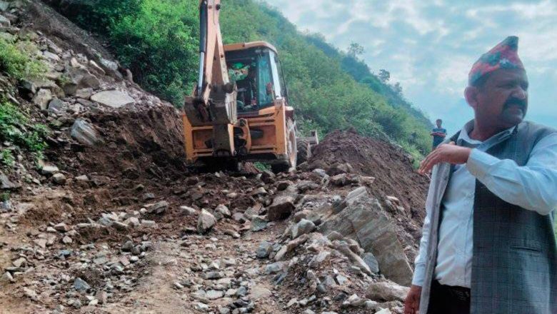 बर्षाले भत्काएका ताप्लीका सडकहरु मर्मतपछि पून : सुचारु