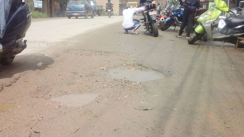 कालोपत्र गरेको दुई महिनामै भत्कियो सडक