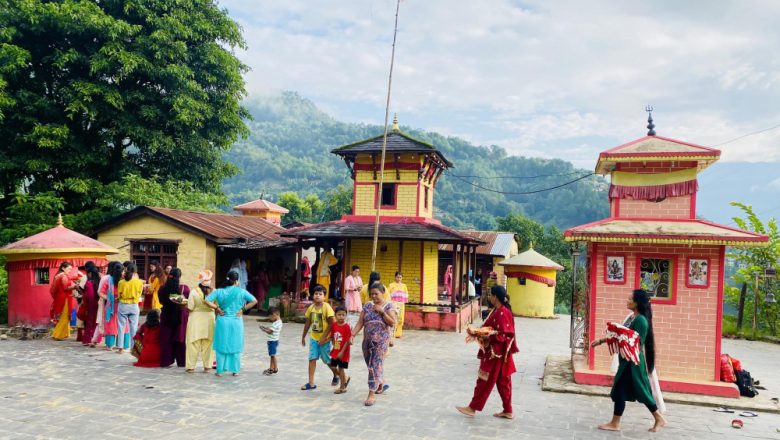 साउनको पहिलो सोमवार शिवालयमा बिहानैदेखि चहलपहल