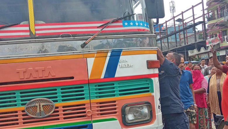सडक किनारमा रोकिरहेको कन्टेनरभित्र पुरुषको शव फेला