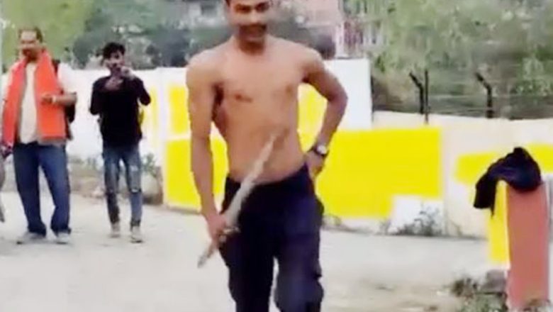 प्रहरी जवानले रक्सीको नशामा सडकमा हंगामा गरेपछि